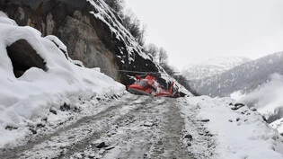 Von Schneerutsch erfasst: In Vals ist ein Mann in einem Steinbruch 40 Meter in die Tiefe gestürzt und noch vor Ort gestorben.
