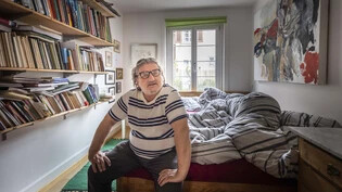 Mark Feldmann aus Glarus ist viel in der Welt herumgekommen – jetzt zeigt er sein Schlafzimmer an seinem Wohnort in Glarus.