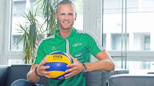 Auf dem Sprung: Gian-Luca Thuner startet im Volleyball voll durch.