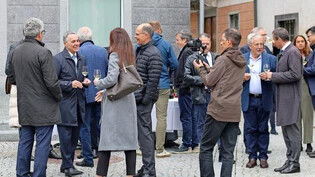 Bundesrat Iganzio Cassis besuchte die Bündner Regierung und zeigte sich beim Apéro gut gelaunt.