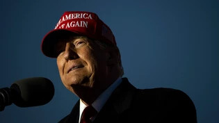 Blickt nach vorne: Der republikanische Präsidentschaftskandidat Donald Trump spricht während einer Wahlkampfveranstaltung im US-Bundesstaat Pennsylvania vor seinen Anhängern.