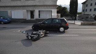 In Bendern kam es am Freitag zu einer Kollision zwischen einem Auto und einem Töff.