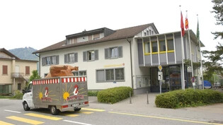 Unter einem Dach: Das gemeinsame Sozialamt der drei Kommunen wird im Gemeindehaus Schänis geführt. 
