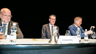 Andreas Züllig, Präsident Hotellerie Suisse (links), und Direktor Claude Meier stellen sich der digitalen Zukunft.