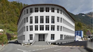 Das gleiche in Weiss: Das ehemalige Verwaltungsgebäude der Electrolux soll ein drittes Obergeschoss erhalten.