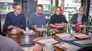 Sagen Nein zum Stadtparlament: Joe Kunz, Robert Hegner, Franziska Kohler und Martin Casal (von links) sehen Rapperswil-Jona als Erfolgsmodell. 