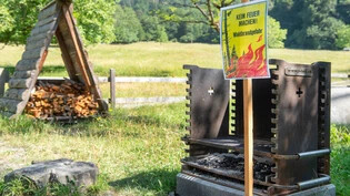 Grillieren verboten: Wie hier in der Bündner Herrschaft ist es in vielen Bündner Regionen strengstens untersagt, im Freien Feuer zu entfachen.