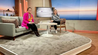 Zu Gast im «Rondo Persönlich»: Luisa Delgado (links) wird von TV-Südostschweiz-Moderatorin Carmen Baumann interviewt.