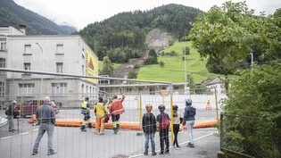 Teilweise nicht mehr ausgesperrt: Am Samstag öffnet die Gemeinde Glarus Süd einen Teil des abgesperrten Gefahrengebietes – bis sich die Situation wieder verschlechtern sollte.