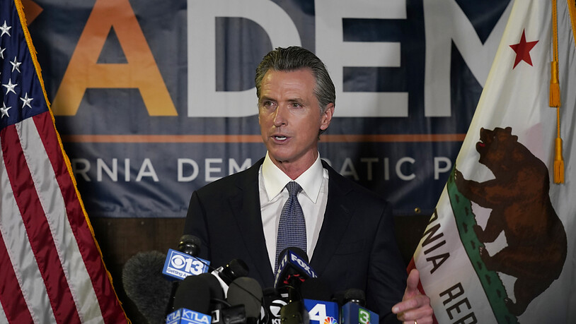 Der kalifornische Gouverneur Gavin Newsom hat Prognosen zufolge erfolgreich den Versuch seiner republikanischen Gegner abgewehrt, ihn vorzeitig aus dem Amt zu drängen. Foto: Rich Pedroncelli/AP/dpa