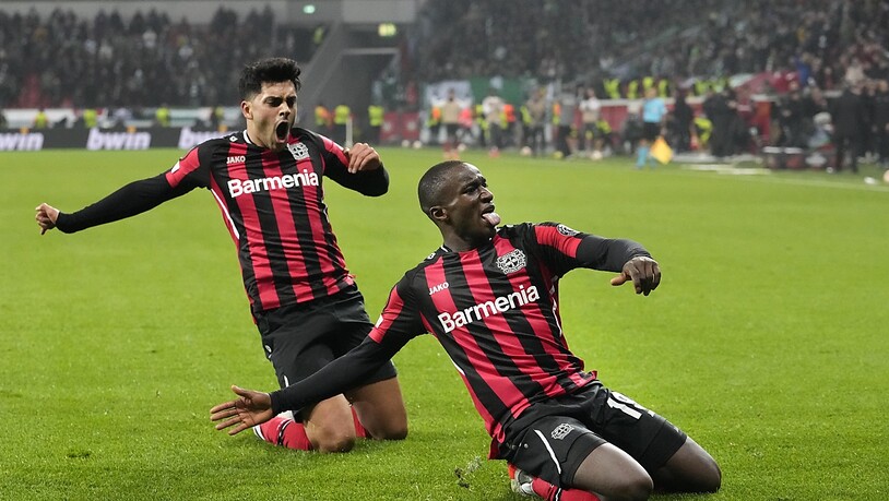 Moussa Diaby lässt Leverkusen spät jubeln