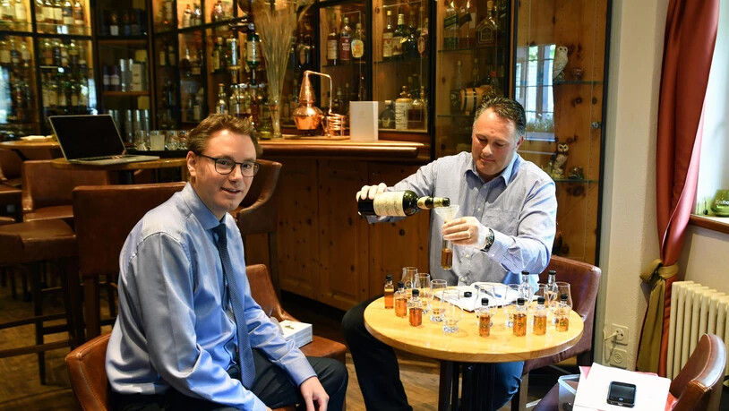 David Robertson ist Whisky-Experte und reiste nach St. Moritz, um Proben des Macallan zu nehmen.