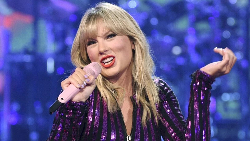 ARCHIV - Taylor Swift, Country-Pop-Sängerin aus den USA, singt im Juli 2019 beim Prime Day-Konzert von Amazon Music im Hammerstein Ballroom in New York City. Foto: Evan Agostini/Invision/AP/dpa