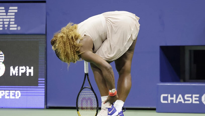 Da sah es schon nicht mehr gut aus für Serena Williams: Im dritten Satz musste sie sich am linken Fussknöchel behandeln lassen