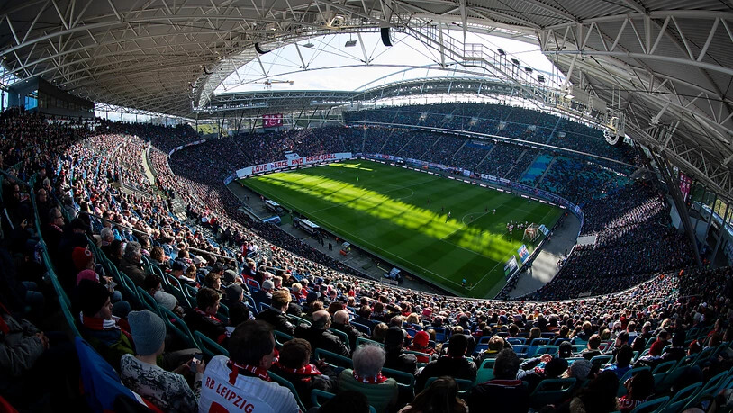 In Deutschland dürfen die Fans zumindest probehalber und in kleinen Teilen wieder zurück ins Stadion