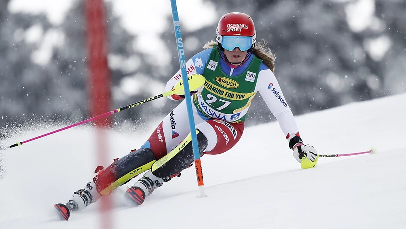 Für Mélanie Meillard erlebte im Weltcup-Slalom in der Slowakei ein Wechselbad der Gefühle: Nach Rang 10 im ersten Lauf fädelte die Walliserin im Finaldurchgang schon früh ein