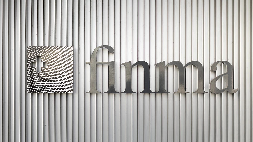 Gute Noten für die grossen Banken: Das Logo der  Finanzmarktaufsicht Finma in Bern (Archivbild).