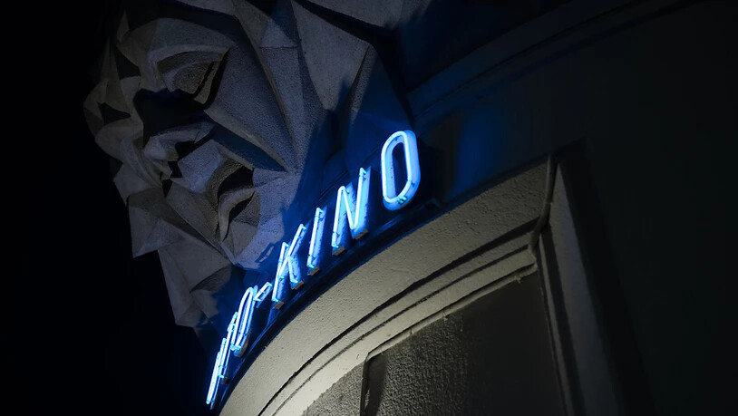 Uto Kino in Zürich: die Lichtspiel-Säle dürfen ab Montag mit stark eingeschränkten Besucherzahlen wieder öffnen. (Archivbild)