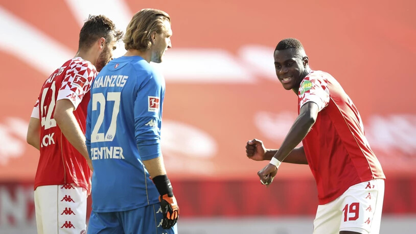 Moussa Niakhate und der FSV Mainz tanzen Bayern München auf der Nase herum und verzögern die Meisterfeier der Müncher durch einen 2:1-Sieg