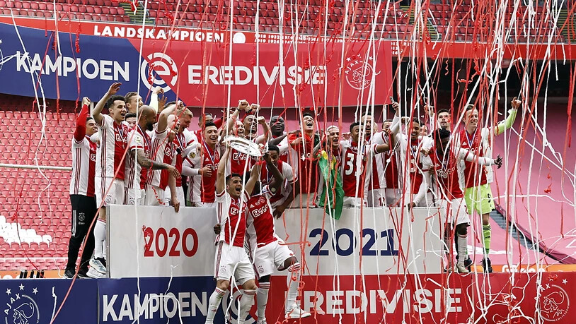 Am 2. Mai feierten die Spieler von Ajax Amsterdam ihren 35. Meistertitel noch mit Schale