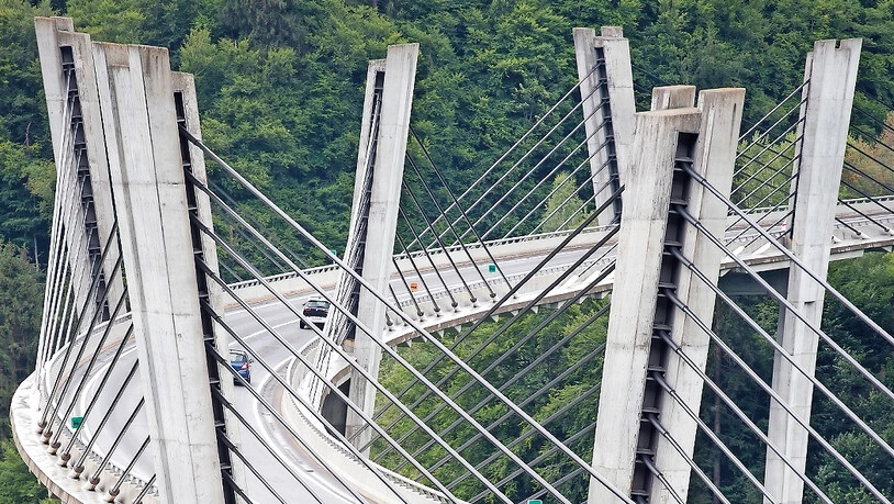 Der linke Pfeiler der Sunnibergbrücke soll bald beklettert werden können. 