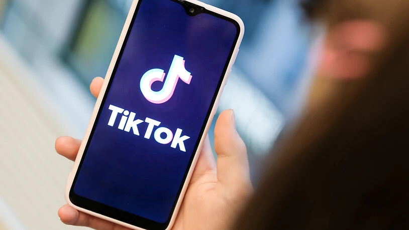 Die EU-Kommission hat gegen den Kurzvideodienst TikTok eine Überprüfung eingeleitet. Der Grund sind aggressive Werbetechniken, die auf Kinder abzielen sollen.(Archivbild)