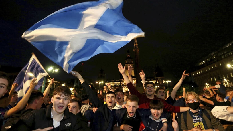 Die schottischen Fans hoffen nach dem Punkt gegen England auf einen weiteren Exploit