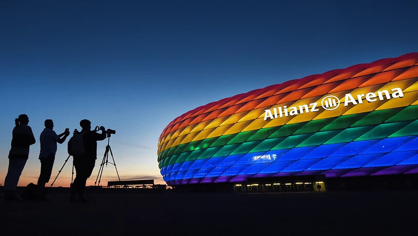 Das Münchner Fussballstadion ist schon einmal in Regenbogenfarben erstrahlt