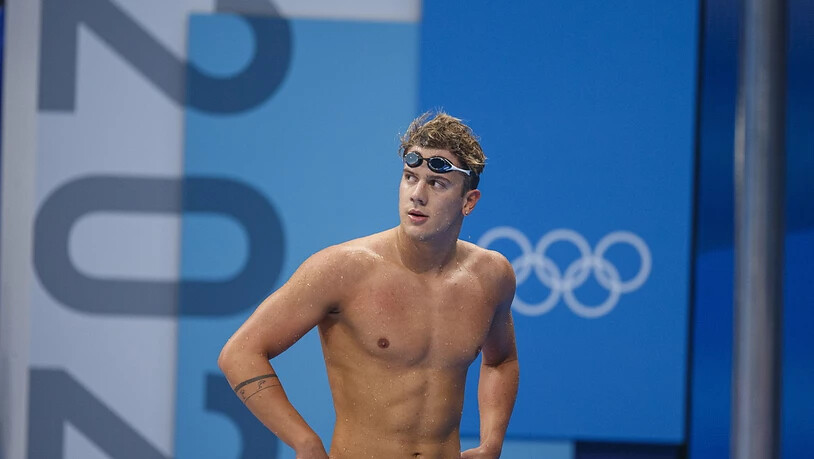 Die Enttäuschung steht Noè Ponti beim Verlassen der Schwimmhalle nach seinem knappen Halbfinal-Out ins Gesicht geschrieben
