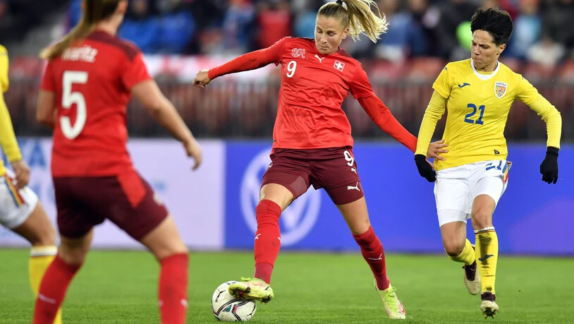 Ana-Maria Crnogorcevic avancierte mit zwei Toren zur Matchwinnerin für die Schweiz