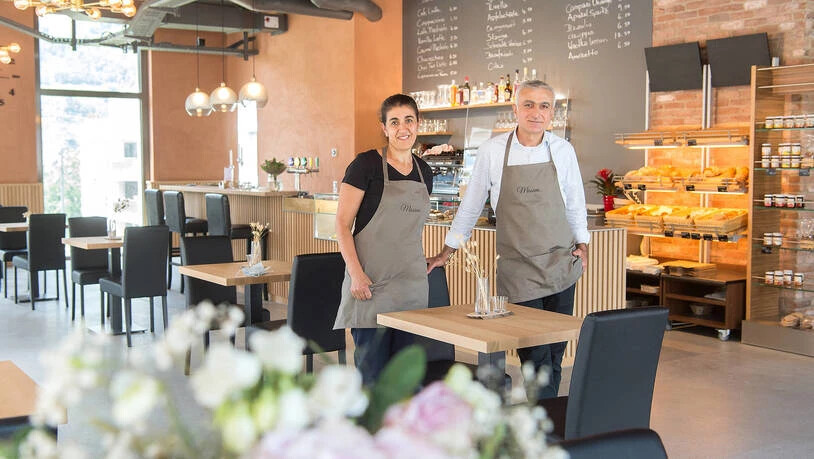 Nusret Topyürek und seine Frau Güllü führen neu das Café & Bäckerei Masans im Hof Masans in Chur.