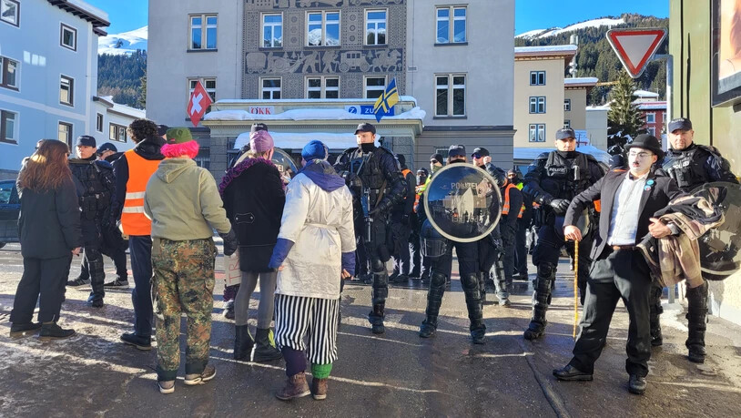 Die Demonstration gegen das WEF am Sonntag in Davos.