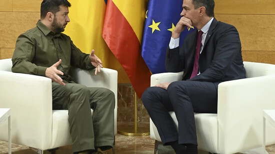 Der spanische Regierungschef Pedro Sanchez (rechts) hatte den ukrainischen Präsidenten im Oktober letzten Jahres in Madrid empfangen (Archiv).
