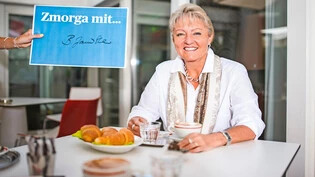 Barbara Janom Steiner beim Zmorga im Café Restaurant «B12» in Chur.