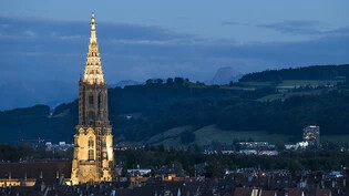 Berner Münster: Auch in mehrheitlich protestantischen Gebieten wenden sich die Menschen von der Kirche ab. (Themenbild)