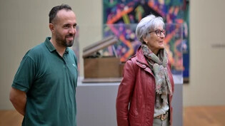 Ein Museum öffnet sich: Arif und Elisabeth Mani-Heldstab sind Teil eines Teams, das einen Raum im Kirchner-Museum kuratiert hat.
