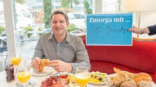 Eher die Ausnahme als die Regel: Chris Strauch gönnt sich im Café «Merz» ein grosses Frühstück und erzählt aus 15 Jahren Talkshow.