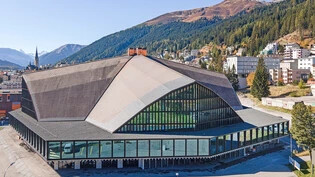 In der Davoser Eishalle wird am Samstag Hochbetrieb herrschen.
